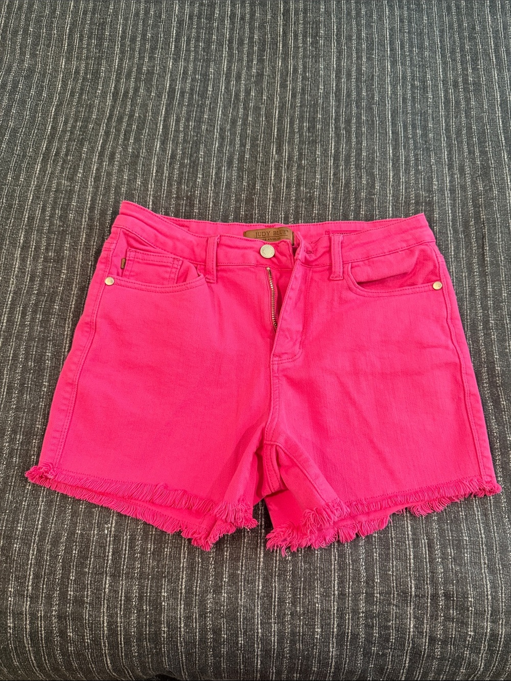 Like New Judy Blue Bright Pink Frayed Hem Women's Denim Shorts